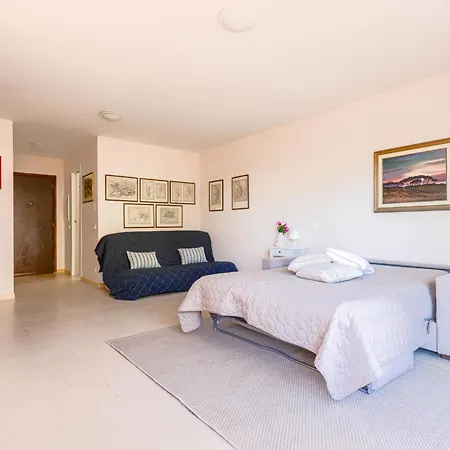 Le Diplomate By Interhome